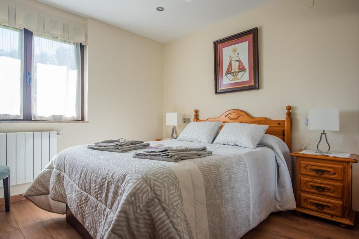 Apartamentos La Cortina Onís Eksteriør bilde