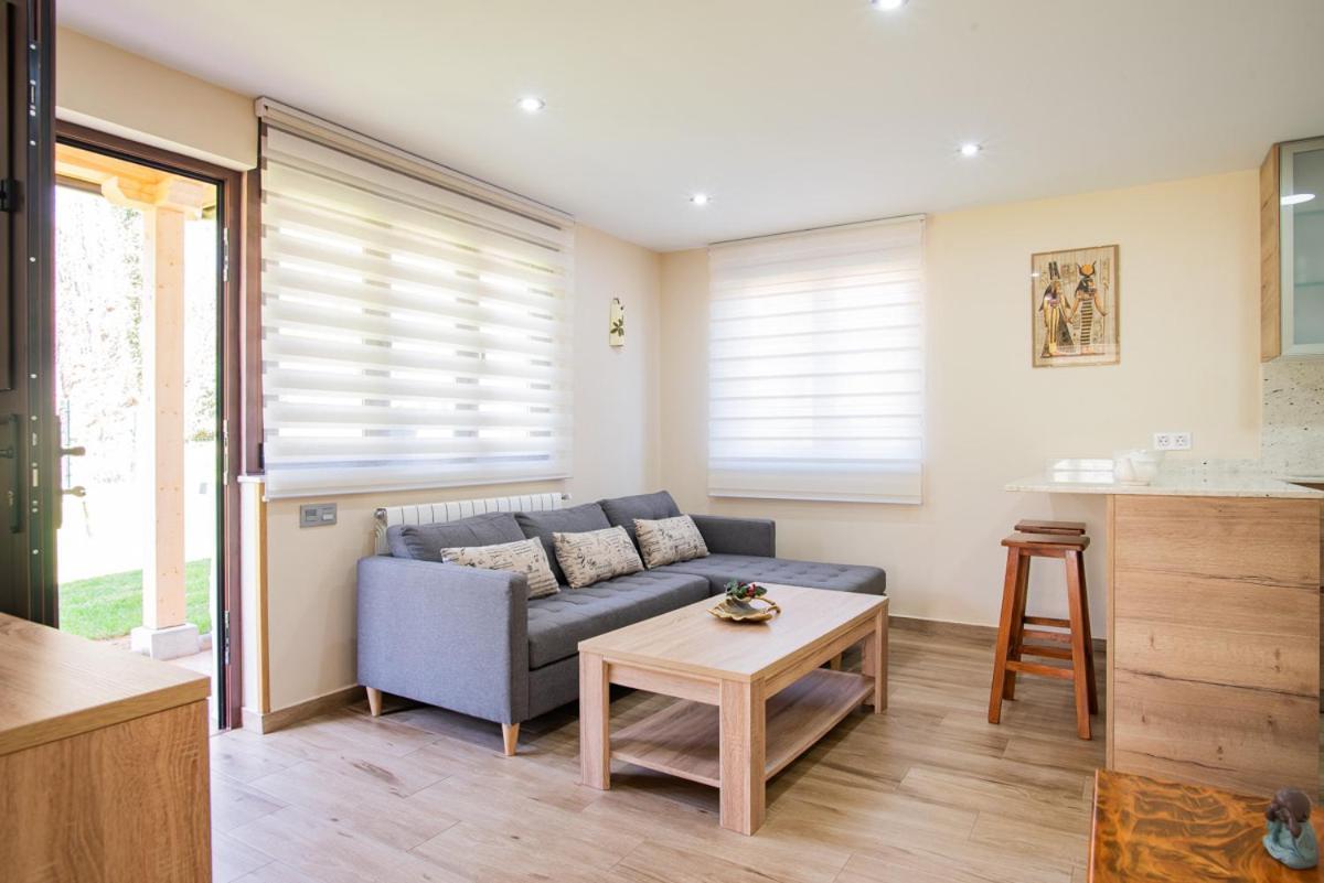 Apartamentos La Cortina Onís Eksteriør bilde