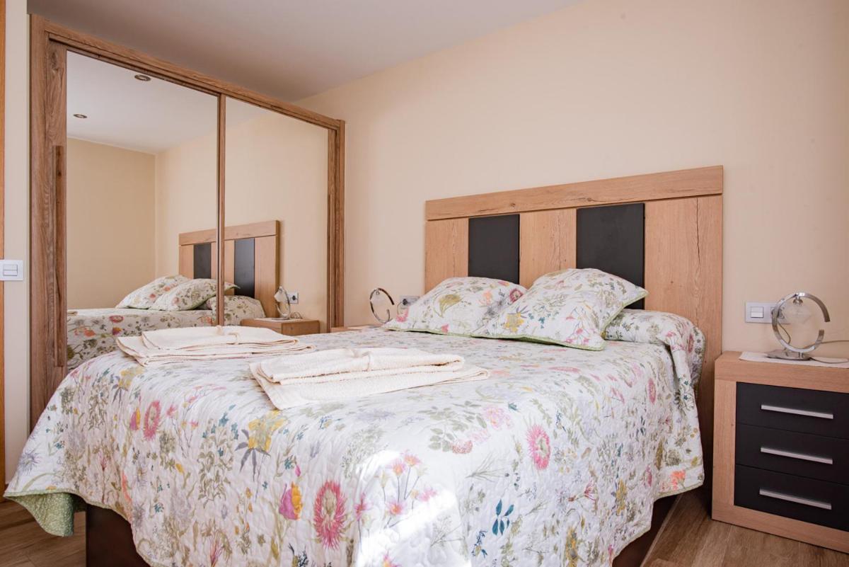 Apartamentos La Cortina Onís Eksteriør bilde