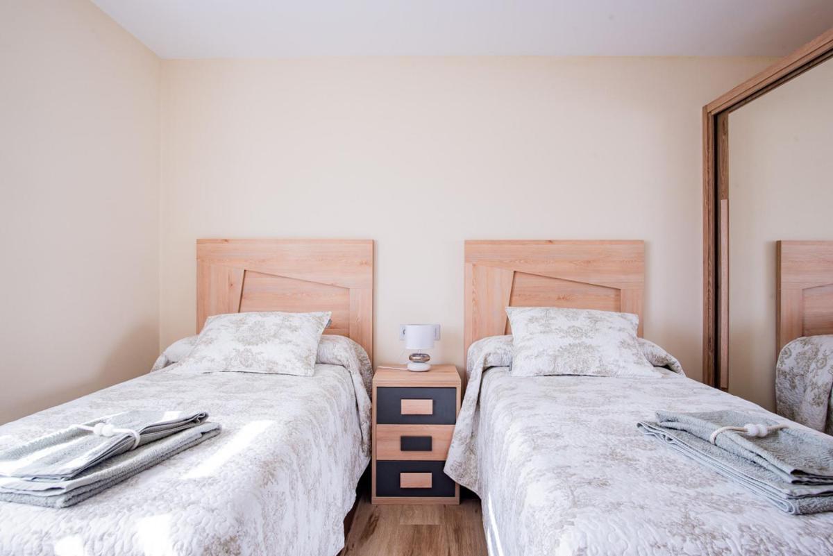 Apartamentos La Cortina Onís Eksteriør bilde